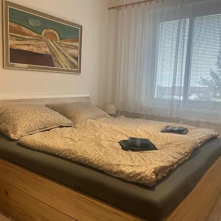 Cozy By The Forest Apartment *